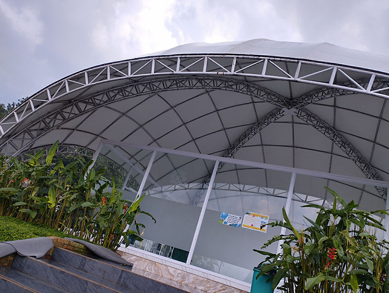 Aplikasi tenda membrane di masjid DeCastello Subang